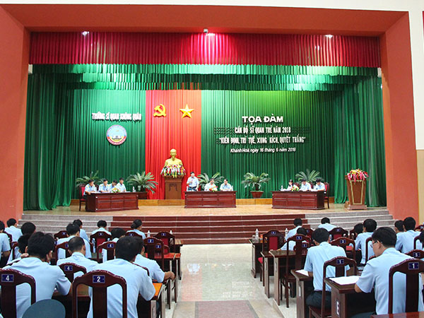 Trường Sĩ quan Không quân tổ chức toạ đàm cán bộ, sĩ quan trẻ năm 2018