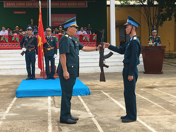 Sư đoàn 375 tuyên thệ chiến sĩ mới năm 2018
