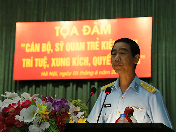 Học viện PK-KQ tổ chức Tọa đàm “Cán bộ, sĩ quan trẻ kiên định, trí tuệ, xung kích, quyết thắng”
