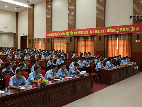 Học viện PK-KQ tổ chức Tọa đàm “Cán bộ, sĩ quan trẻ kiên định, trí tuệ, xung kích, quyết thắng”