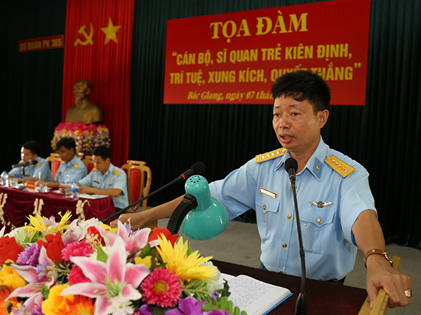 Sư đoàn 365 tổ chức Tọa đàm “Cán bộ, sĩ quan trẻ kiên định, trí tuệ, xung kích, quyết thắng”