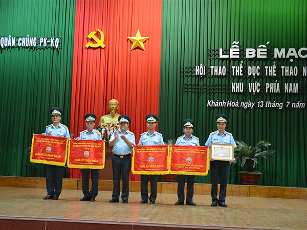 Bế mạc Hội thao Thể dục thể thao Quân chủng PK-KQ năm 2018 khu vực phía Nam