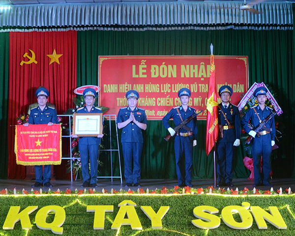 Trung đoàn 925 đón nhận danh hiệu Anh hùng Lực lượng vũ trang nhân dân