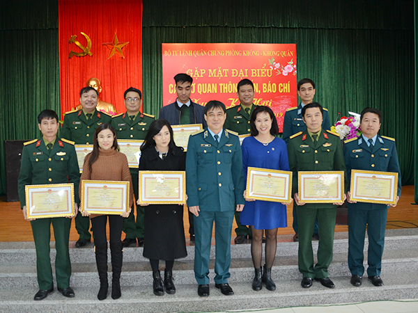 Quân chủng Phòng không - Không quân gặp mặt đại biểu các cơ quan thông tấn, báo chí nhân dịp Xuân Kỷ Hợi - 2019