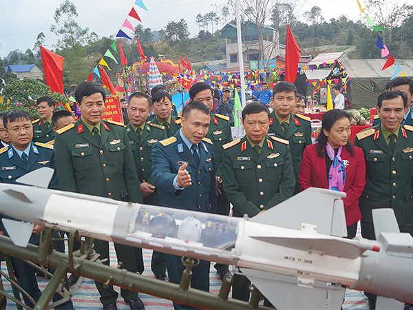 Ban Thanh niên Quân đội tổ chức Chương trình “Xuân biên giới thắm tình quân dân”