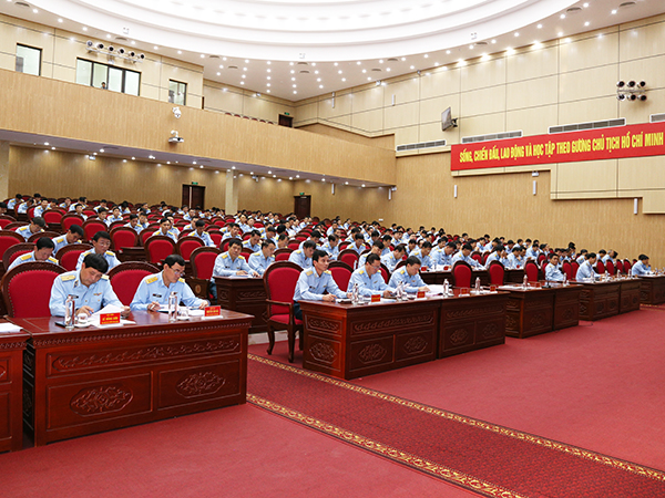 Thường vụ Đảng ủy Quân chủng Phòng không-Không quân quán triệt, triển khai chỉ thị về Đại hội đảng các cấp