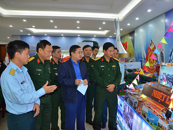 Chấm chung khảo Cuộc thi tìm hiểu 30 năm ngày hội Quốc phòng toàn dân và 75 năm ngày Thành lập QĐND Việt Nam