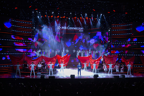“Khi ta 25 - Live Concert” - chạm đến trái tim khán giả