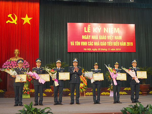 Học viện PK-KQ và Trường Trung cấp Kỹ thuật PK-KQ tổ chức các hoạt động kỷ niệm ngày Nhà giáo Việt Nam