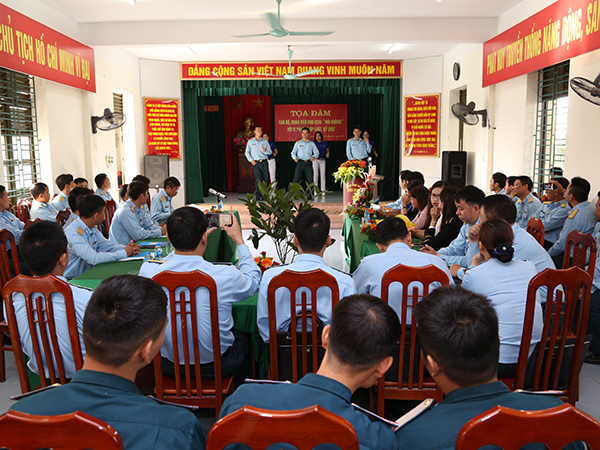 Tọa đàm thanh niên “Cán bộ, đoàn viên Kho 255 nói không với vi phạm pháp luật, kỷ luật”