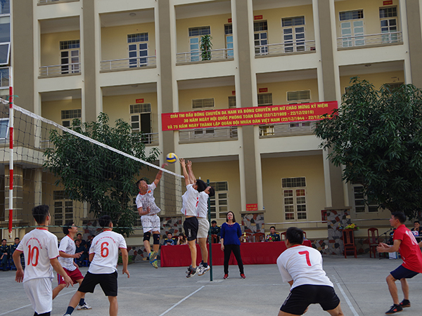 Bộ Tham mưu Phòng không-Không quân tổ chức giải thi đấu giao lưu bóng chuyền da nam và bóng chuyền hơi nữ