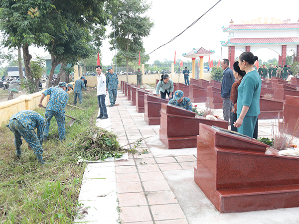 Quân chủng Phòng không - Không quân làm công tác dân vận tại huyện Mỹ Đức, TP Hà Nội