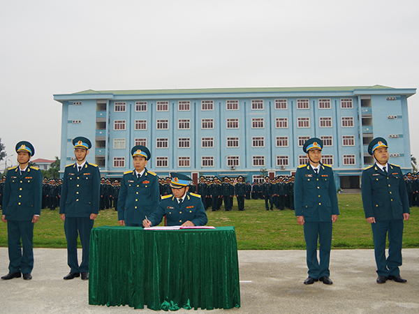 Trường Trung cấp Kỹ thuật PK-KQ phát động thi đua cao điểm “Mừng Đảng, mừng Xuân, ra quân quyết thắng”