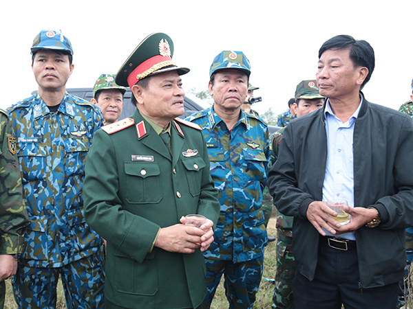 Khởi công xây dựng tường rào bảo vệ sân bay Miếu Môn