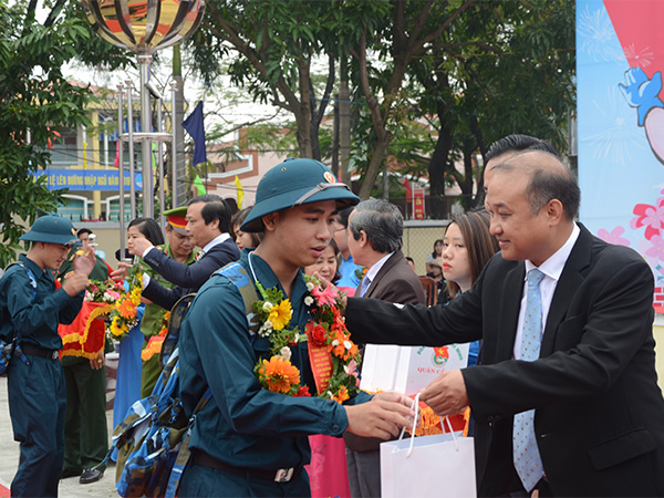 Các đơn vị trong Quân chủng PK-KQ tiếp nhận chiến sĩ mới năm 2019