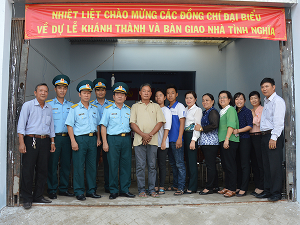 Nghĩa tình quân dân nơi Thành đồng Tổ quốc