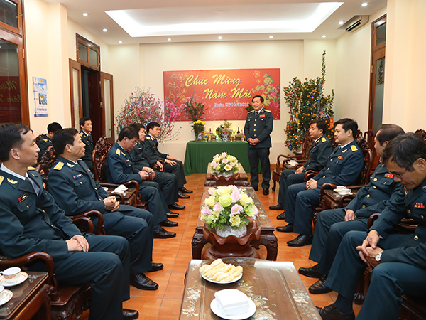 Thủ trưởng Bộ Tư lệnh Quân chủng Phòng không - Không quân chúc mừng các cơ quan Quân chủng nhân dịp Tết Kỷ Hợi - 2019