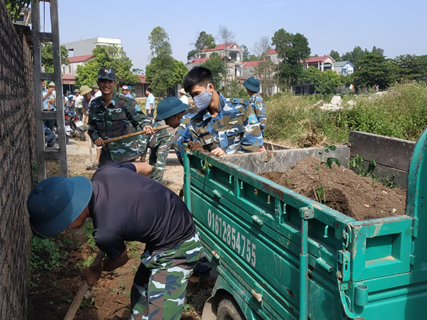 Bay lên từ điểm tựa lòng dân