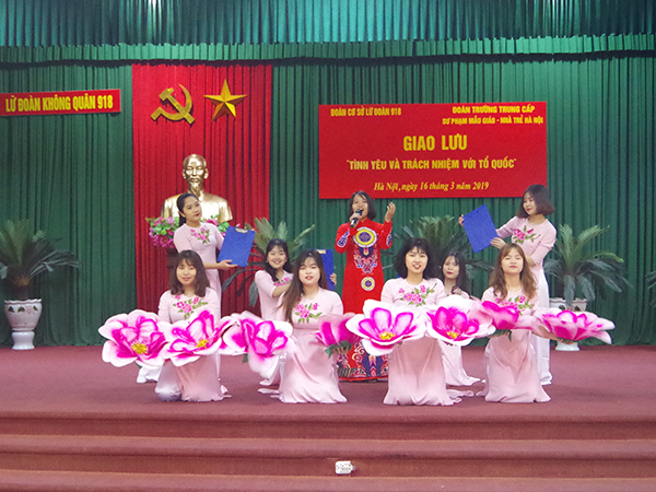 Lữ đoàn 918 tổ chức giao lưu “Tình yêu và trách nhiệm với Tổ quốc”