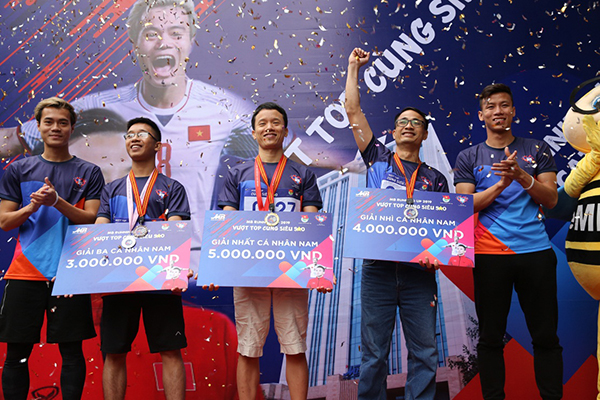 Hơn 800 MBers tham gia giải chạy “MB Running Up 2019” cùng Quế Ngọc Hải và Nguyễn Văn Toàn