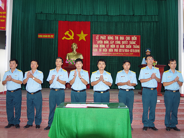 Các cơ quan, đơn vị trong Quân chủng PK-KQ phát động thi đua cao điểm “Luyện quân, lập công, quyết thắng”