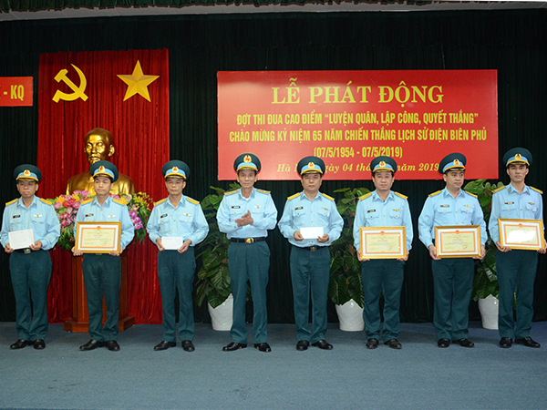 Các cơ quan, đơn vị trong Quân chủng PK-KQ phát động thi đua cao điểm “Luyện quân, lập công, quyết thắng”