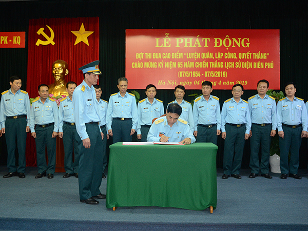 Các cơ quan, đơn vị trong Quân chủng PK-KQ phát động thi đua cao điểm “Luyện quân, lập công, quyết thắng”