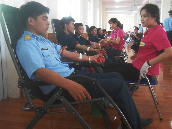 Tuổi trẻ Sư đoàn 363 tham gia hiến máu tình nguyện năm 2019