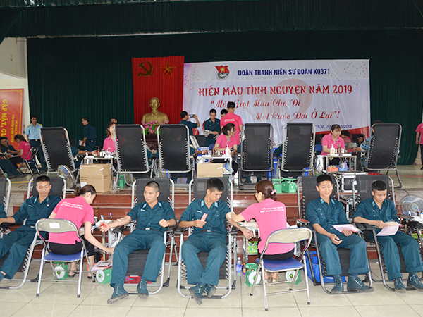 Tuổi trẻ Sư đoàn 371 hiến hơn 700 đơn vị máu trong ngày hội hiến máu tình nguyện năm 2019