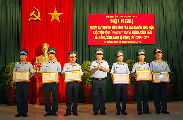 Sư đoàn 375 sơ kết và tôn vinh điển hình tiên tiến 5 năm thực hiện Cuộc vận động