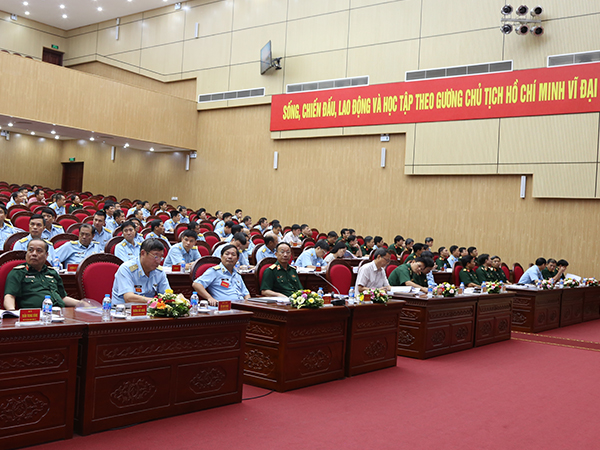 Quân chủng Phòng không - Không quân tổ chức Hội thảo khoa học “Quản lý, phát hiện và đối phó với các phương tiện bay không người lái trên biển của lực lượng phòng không, không quân trong tình hình mới”