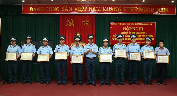 Tổng công ty ACC sơ kết 5 năm thực hiện Cuộc vận động “Phát huy truyền thống, cống hiến tài năng, xứng danh Bộ đội Cụ Hồ”