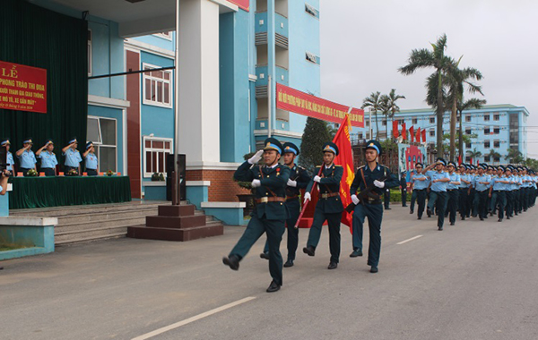 Trường Trung cấp kỹ thuật PK-KQ phát động Phong trào thi đua “An toàn cho người tham gia giao thông, người đi xe mô tô, xe gắn máy”