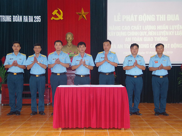 Các cơ quan, đơn vị trong Quân chủng Phòng không - Không quân phát động thi đua “Nhận thức đúng, trách nhiệm cao, hành động chuẩn”