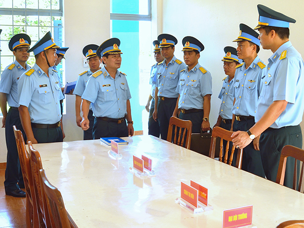 Quân chủng Phòng không - Không quân tham quan xây dựng đơn vị vững mạnh toàn diện, “mẫu mực, tiêu biểu” năm 2019 tại Trung đoàn 937