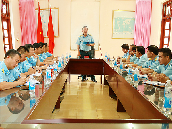 Quân chủng Phòng không - Không quân kiểm tra Trung đoàn Không quân 923