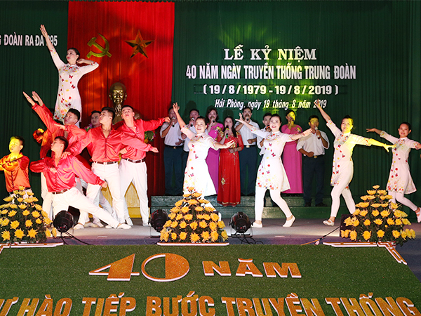 Trung đoàn Ra đa 295 kỷ niệm 40 năm ngày truyền thống