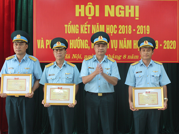 Trường Trung cấp Kỹ thuật Phòng không - Không quân tổng kết năm học 2018-2019 và phương hướng, nhiệm vụ năm học 2019-2020