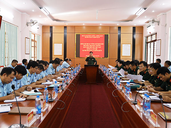 Bộ Tổng Tham mưu kiểm tra công tác giáo dục - đào tạo và xây dựng chính quy tại Trường Sĩ quan Không quân