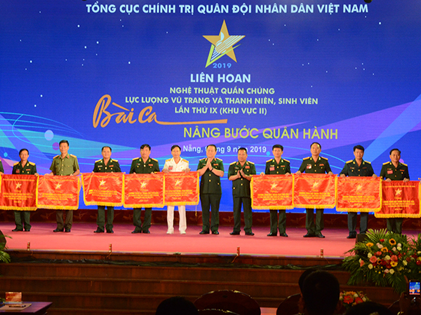 Chương trình “Vinh quang người lính canh trời” của Sư đoàn 361 đạt giải xuất sắc tại Liên hoan Nghệ thuật quần chúng lực lượng vũ trang và thanh niên, sinh viên lần thứ IX, khu vực II