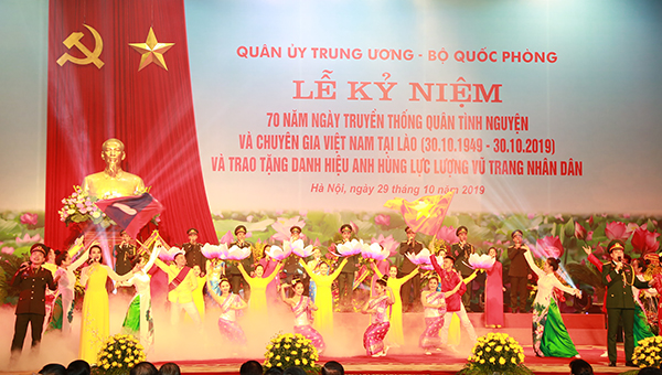 Quân ủy Trung ương-Bộ Quốc phòng kỷ niệm 70 năm ngày truyền thống Quân tình nguyện và Chuyên gia Việt Nam tại Lào