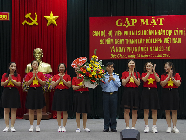 Cục Chính trị Phòng không - Không quân và Sư đoàn 365 tổ chức gặp mặt cán bộ, hội viên phụ nữ nhân ngày Phụ nữ Việt Nam