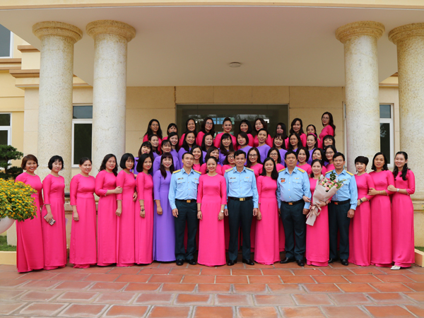 Cục Chính trị Phòng không - Không quân và Sư đoàn 365 tổ chức gặp mặt cán bộ, hội viên phụ nữ nhân ngày Phụ nữ Việt Nam