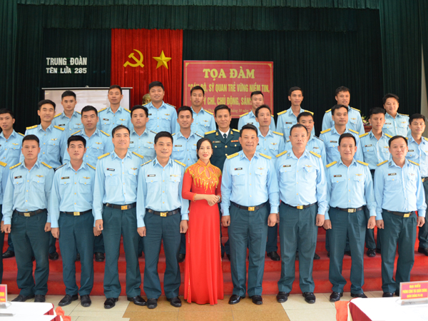 Trung đoàn 285 tổ chức Tọa đàm cán bộ, sĩ quan trẻ “Vững niềm tin, bền ý chí, chủ động, sáng tạo”
