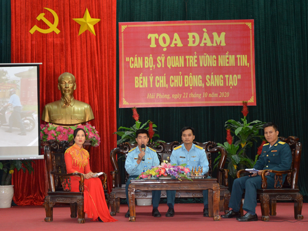 Trung đoàn 285 tổ chức Tọa đàm cán bộ, sĩ quan trẻ “Vững niềm tin, bền ý chí, chủ động, sáng tạo”