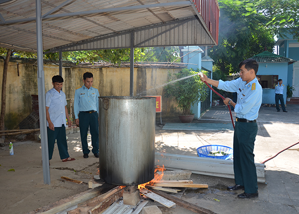 Lữ đoàn 28 chung tay hướng về người dân vùng lũ miền Trung