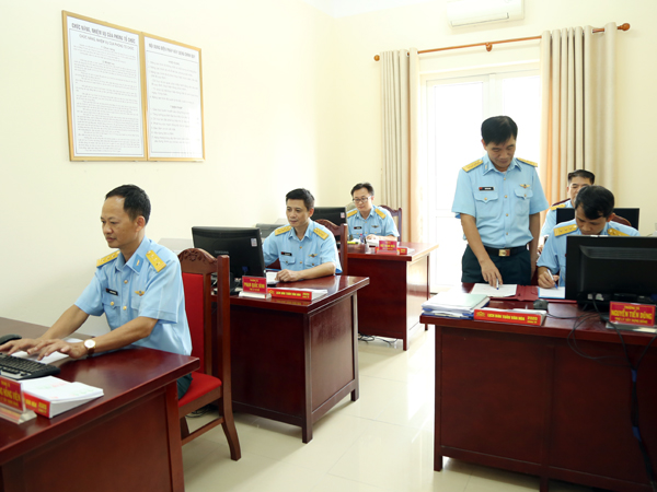 Nỗ lực hoàn thành nhiệm vụ chuyên môn
