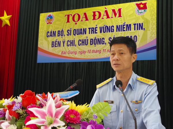 Sư đoàn 365 tổ chức Tọa đàm “Cán bộ, sĩ quan trẻ vững niềm tin, bền ý trí, chủ động, sáng tạo”