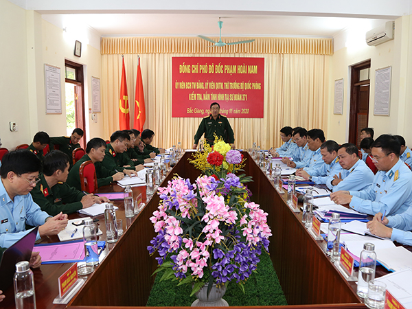 Bộ Quốc phòng kiểm tra Trung đoàn 927