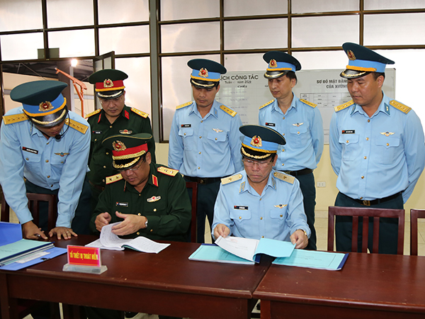 Bộ Quốc phòng kiểm tra Trung đoàn 927